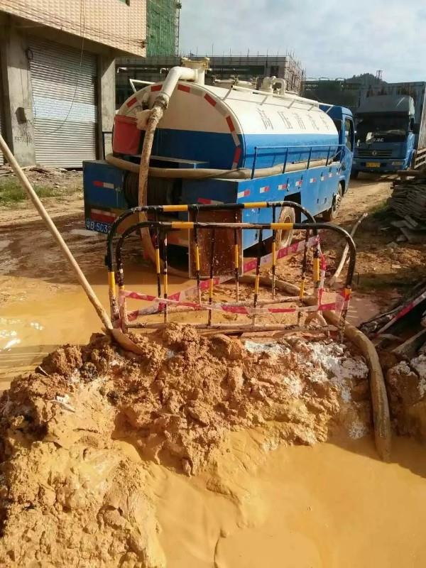 万城镇工地淤泥清淤