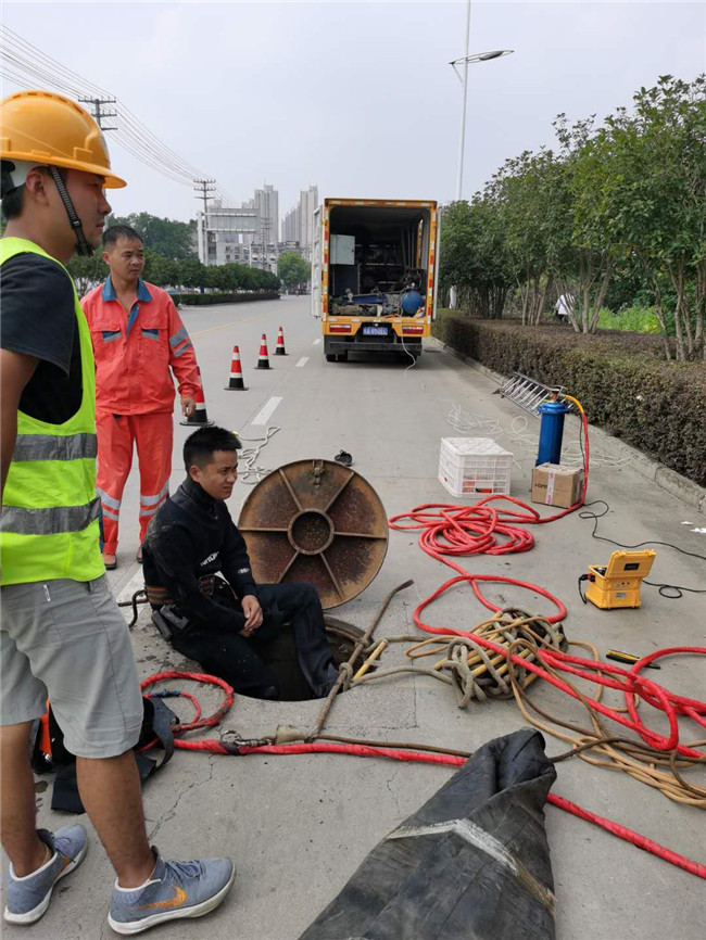万城镇翻衬法管道修复技术主要工序