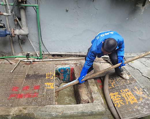 万城镇清掏化粪池