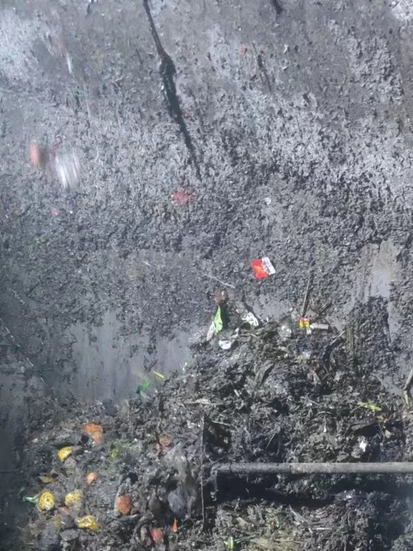 万城镇污水池清理